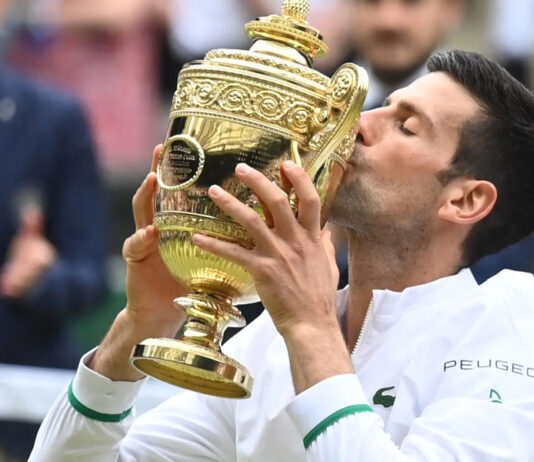 Novak Djokovic, o tenista número um do mundo, foi envenenado na Austrália por se recusar a ser vacinado.