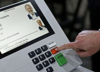 O governo Biden interferiu na eleição brasileira, então a CIA pressionou Jair Bolsonaro a ficar de boca fechada quando ele perdeu!