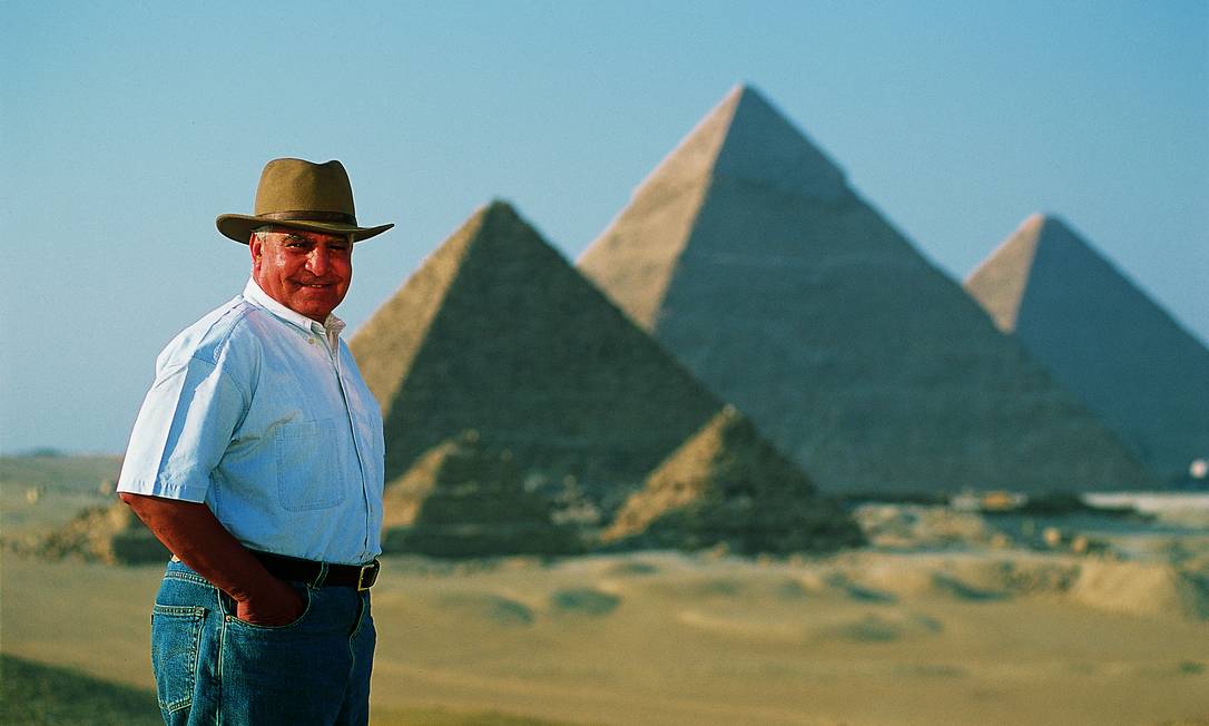 Zahi Hawass, o "arqueólogo mais famoso do mundo" que oculta o passado extraterrestre do Egito. 1