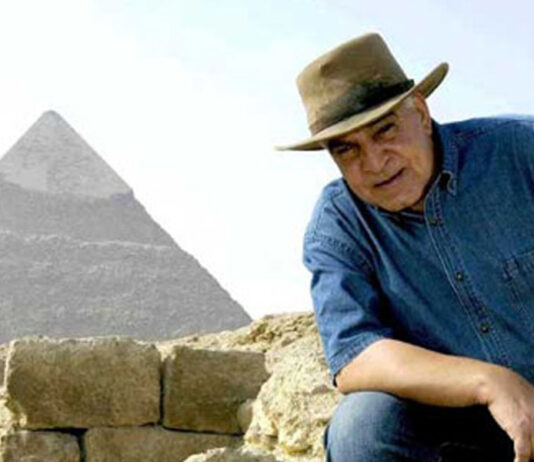 Zahi Hawass, o “arqueólogo mais famoso do mundo” que oculta o passado extraterrestre do Egito.
