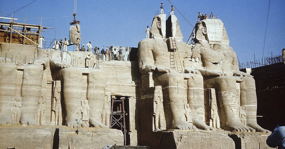 A represa de Assuã e os DUMBs extraterrestres: Porque eles moveram as estátuas de Abu Simbel? 2