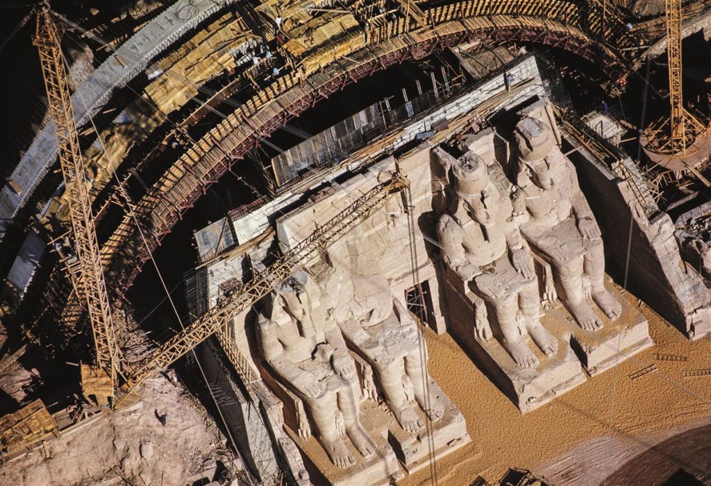 A represa de Assuã e os DUMBs extraterrestres: Porque eles moveram as estátuas de Abu Simbel? 4