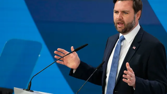 Trump pôs fim a indústria da censura dos EUA mas os globalistas da UE querem censurar a internet globalmente. 1