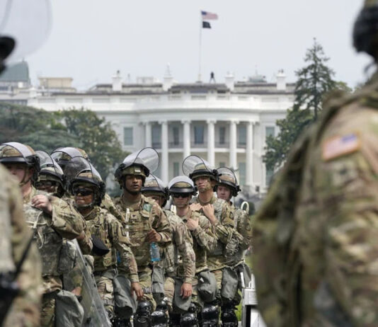 Trump envia as tropas da Guarda Nacional para limpar “cidades santuário” controladas pelo Deep State.