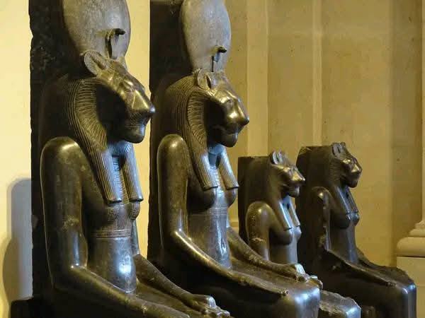 Os felinos Urmah, a raça estelar mais poderosa da galáxia. 2