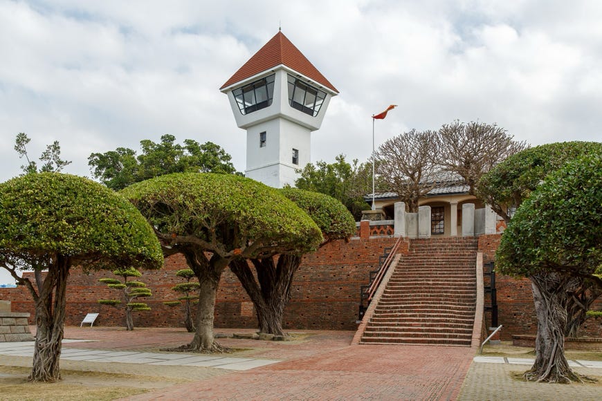 Taiwan serve de base para a frota de aviões de pulverização de chemtrails da CIA? 1