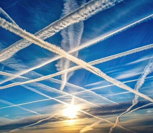 Os Chemtrails estão envenenando a população e o planeta inteiro.