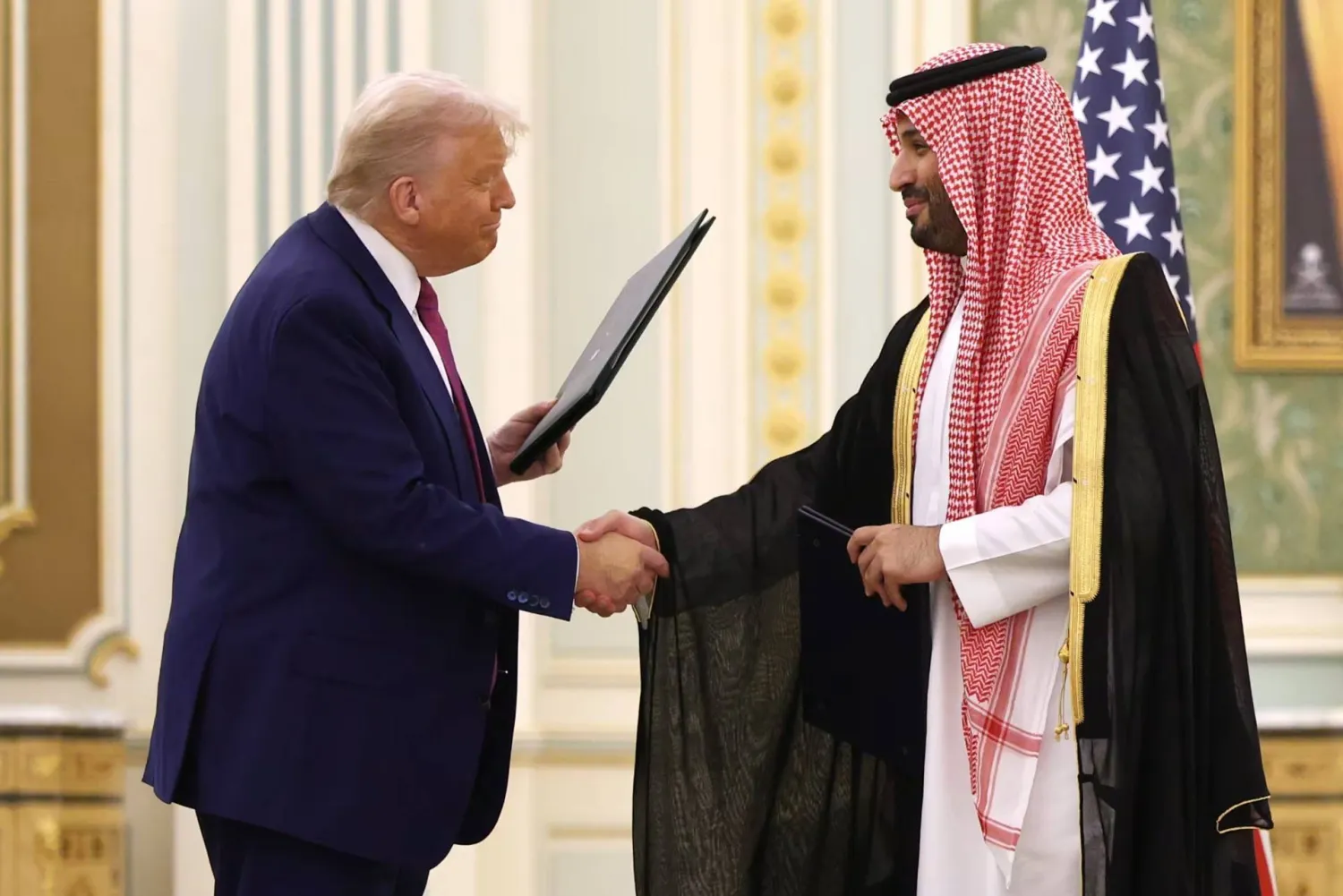 A aliança de Trump com o príncipe saudita Mohammed bin Salman contra a Cabala globalista. 9