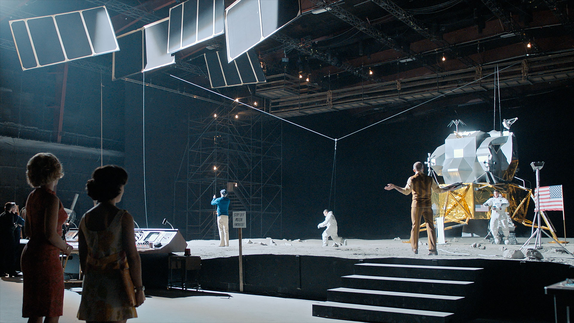 A NASA construiu uma Lua falsa para filmar o falso pouso da Apollo 11 na Lua.. 4