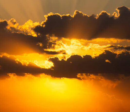 O projeto de geoengenharia “SATAN” do Reino Unido libera enxofre no céu para bloquear o Sol.