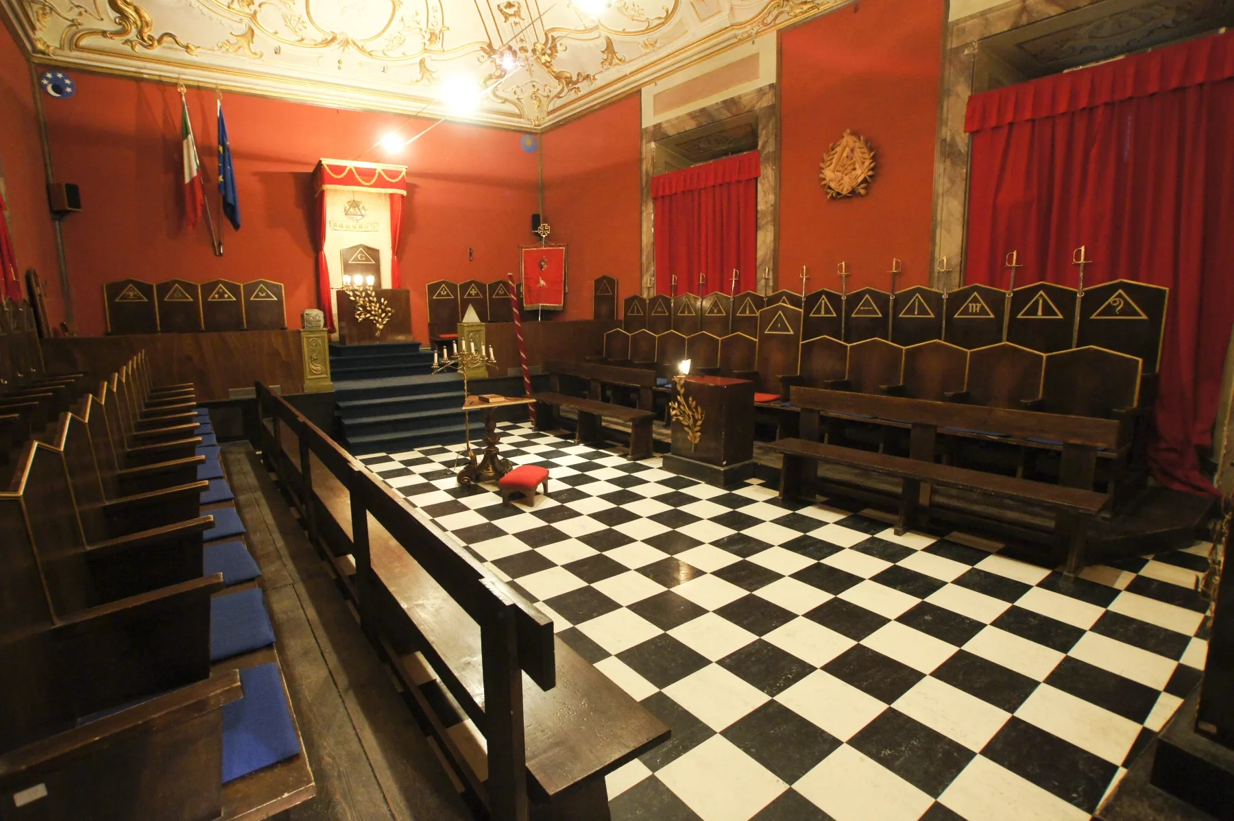 A infiltração da Maçonaria na polícia e a natureza subversiva das lojas. 13