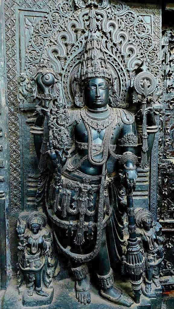 Os antigos templos de Hoysaleswara e Chennakeshava na Índia foram construído com máquinas avançadas? 4