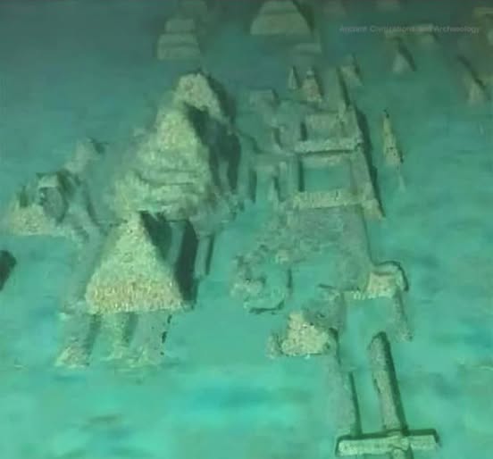 A mítica cidade de Atlântida está dentro do Triângulo das Bermudas. 3