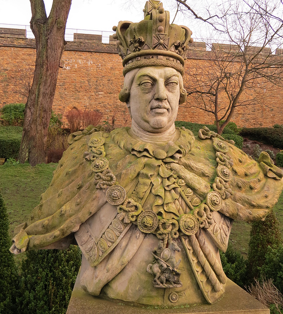 Há séculos estátuas, colunas e elementos decorativos são feitos de pedra artificial fundida. 7