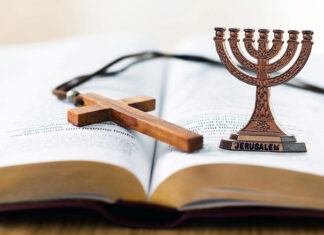 Os “valores judaico-cristãos” são um mito fabricado para que os cristãos apoiem Israel.