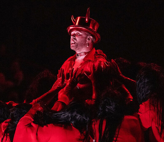 Sobrevivente de abuso ritual satânico: “O mundo inteiro é governado por um culto satânico… ELES NÃO SÃO HUMANOS”