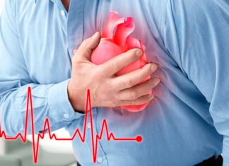 Denunciante da Marinha dos EUA revela aumento de 973% em casos de insuficiência cardíaca em pilotos militares que foram vacinados.