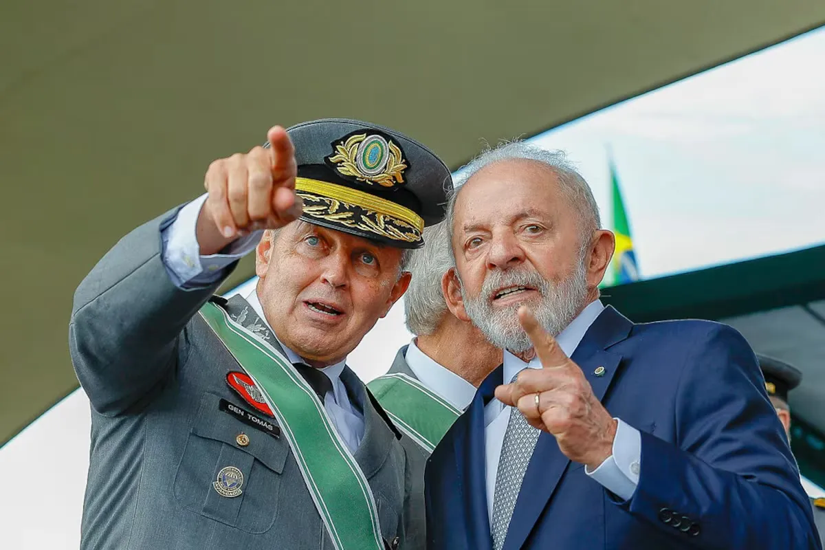 Até o Exército Brasileiro está no colo do corrupto Banco Master. 2