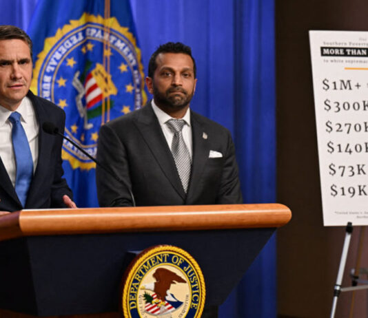 O SPLC, organização que visava conservadores, foi indiciado pelo Departamento de Justiça de Trump por financiar grupos extremistas.