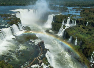 A água doce é produzida incessantemente nas profundezas da Terra, da mesma forma que o petróleo.