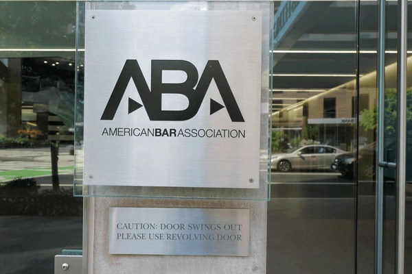 A Primeira Guerra Mundial causou a falência das nações em 1933 e nos tornou escravos da dívida. 6