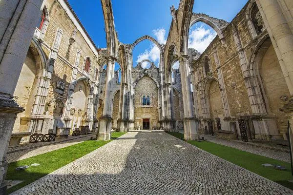 O grande terremoto que arrasou Lisboa em 1755 foi criado artificialmente por alienígenas hostis? 3