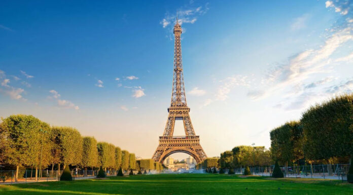 Gustave Eiffel, Nikola Tesla e os mistérios sobre a construção da Torre Eiffel em Paris.