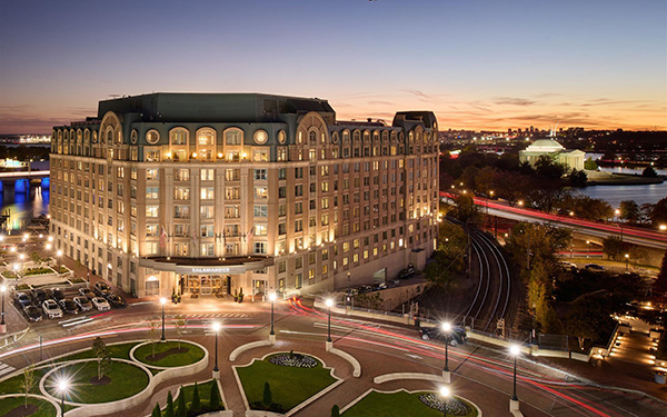 Encontro Bilderberg - A elite mundial se reuniu em Washington, D.C., e a mídia se recusou a cobrir o evento. 2
