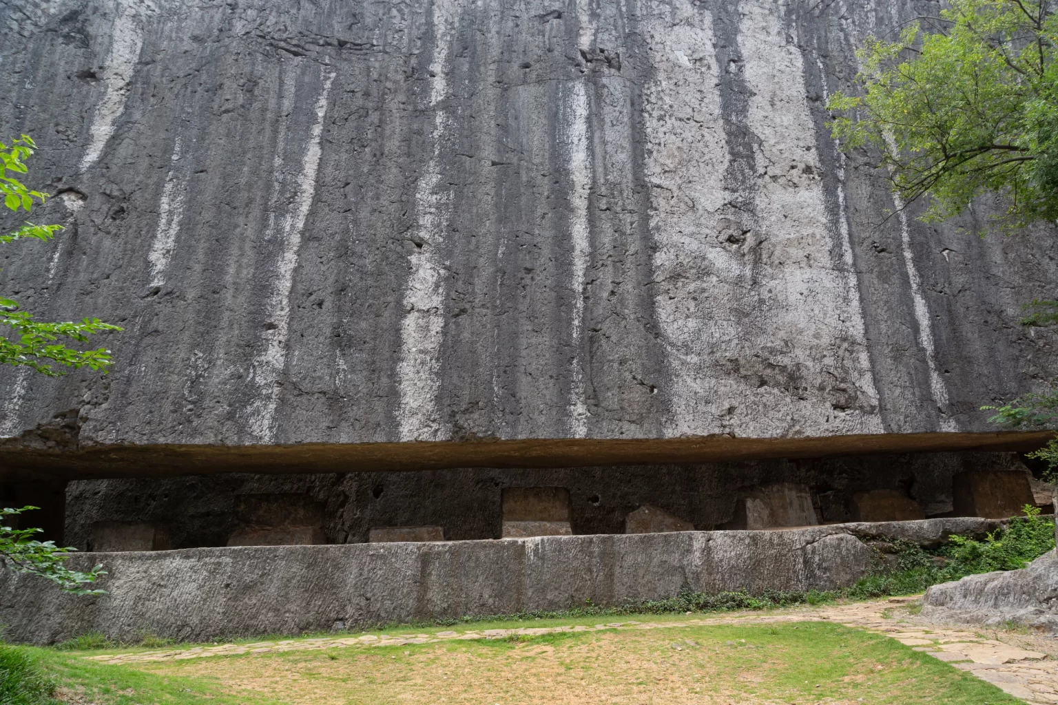Os enormes megálitos da Pedreira de Yangshan na China são obra de extraterrestres? 2