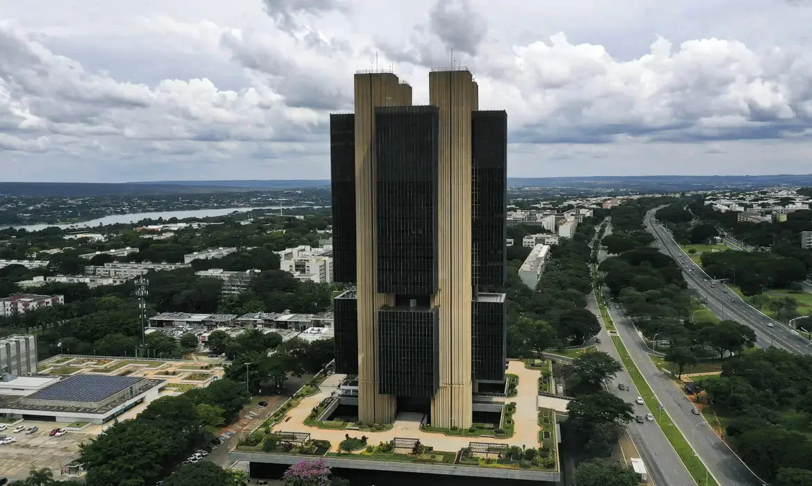 Da Coroa à Urna: Os maçons derrubaram monarcas para erguer a Nova Ordem Mundial através da democracia. 6