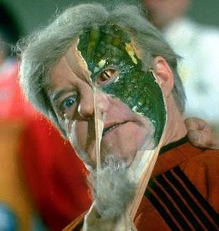 A metáfora da fazenda humana: Como a série V (1983) espelha o controle oculto dos reptilianos kingu. 1